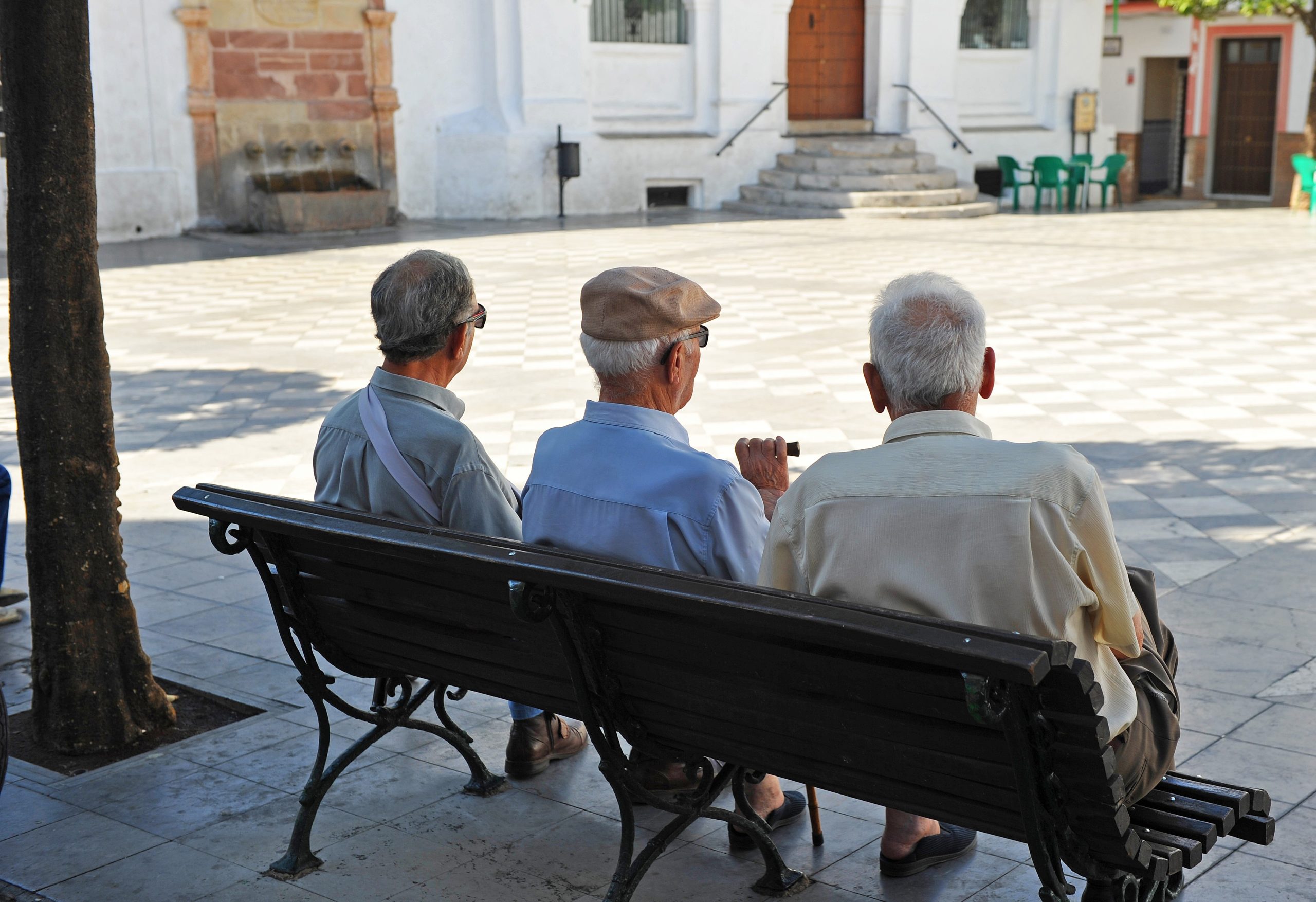 mayores-en-la-plaza-1